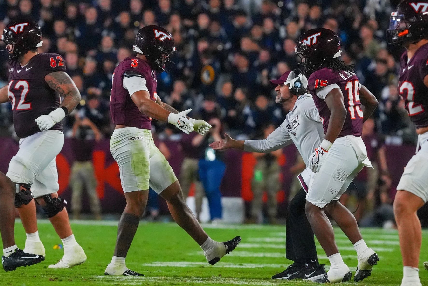 Virginia Tech Edges Clemson 20-16 on Late Luke Reynolds Touchdown Catch