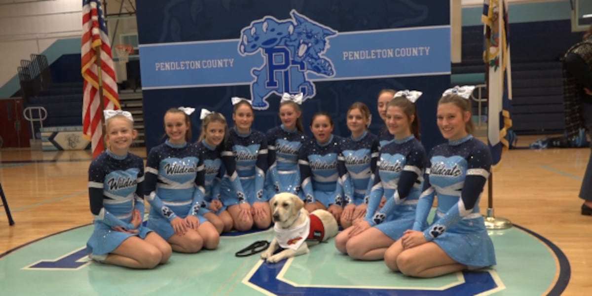 WV First Lady therapy dog for Pendleton County High School