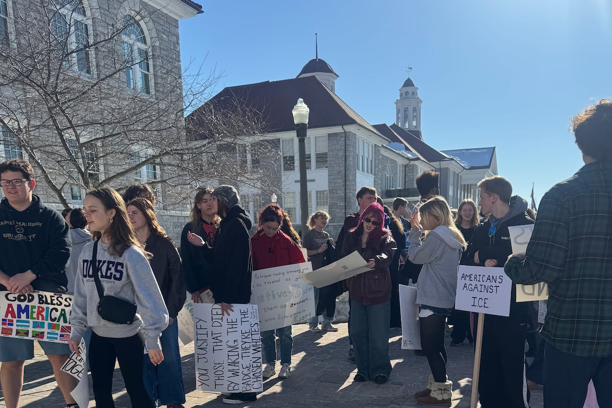Jmu Riots JMU students host protest against ICE at Harrisonburg City Hall
