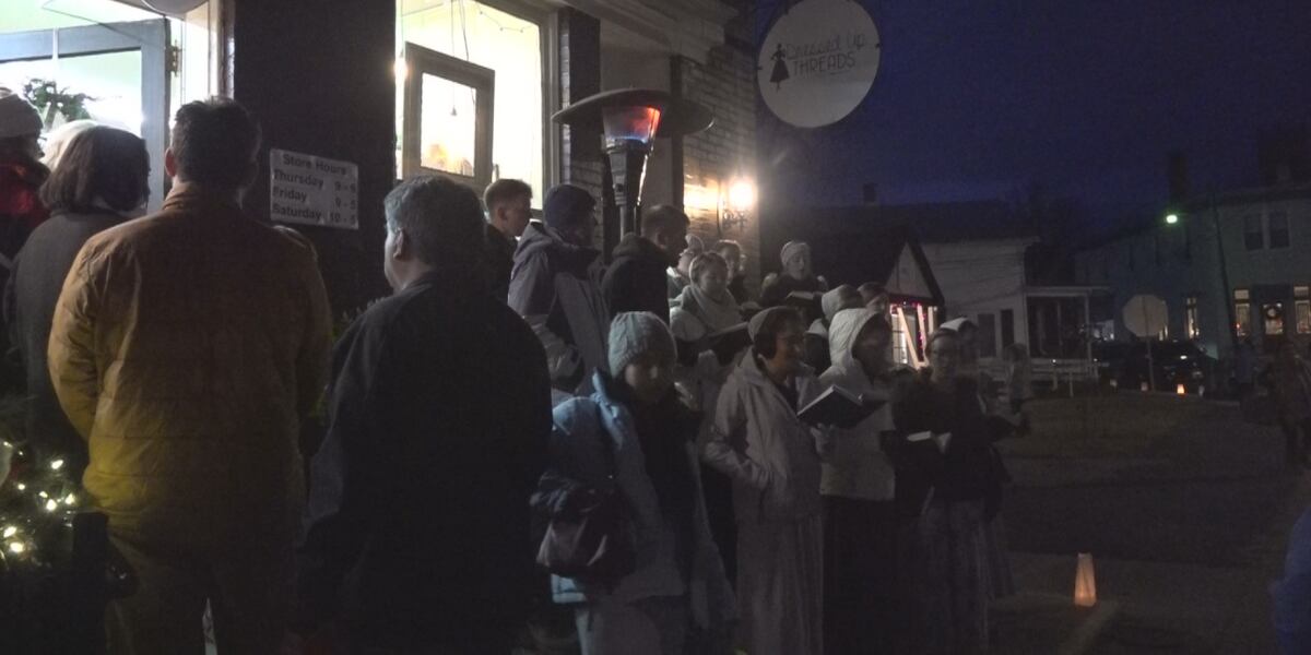 Dayton residents celebrate the holiday season with ‘A Small Town Christmas'